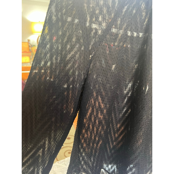 Free People Black Flowy Sheer Chevron Textured Blouse Womens Size XS EUC - Picture 3 of 15